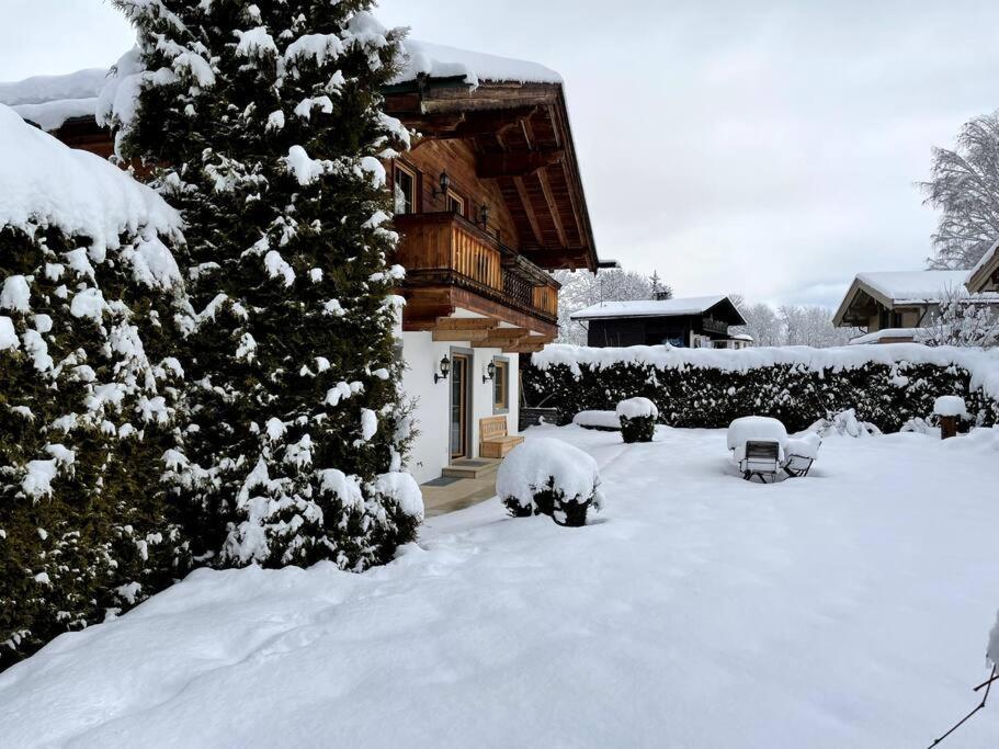 Das Gemuetliche Chalet Im Bergdoktordorf Ellmau Exterior photo